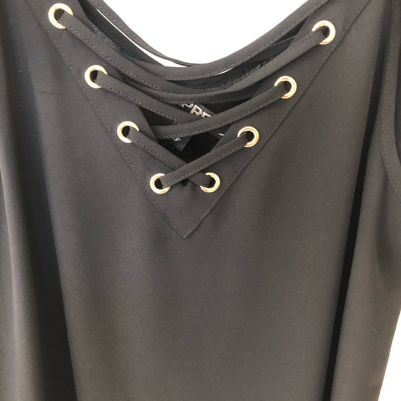 Express off the shoulder top - Picture 2 of 5